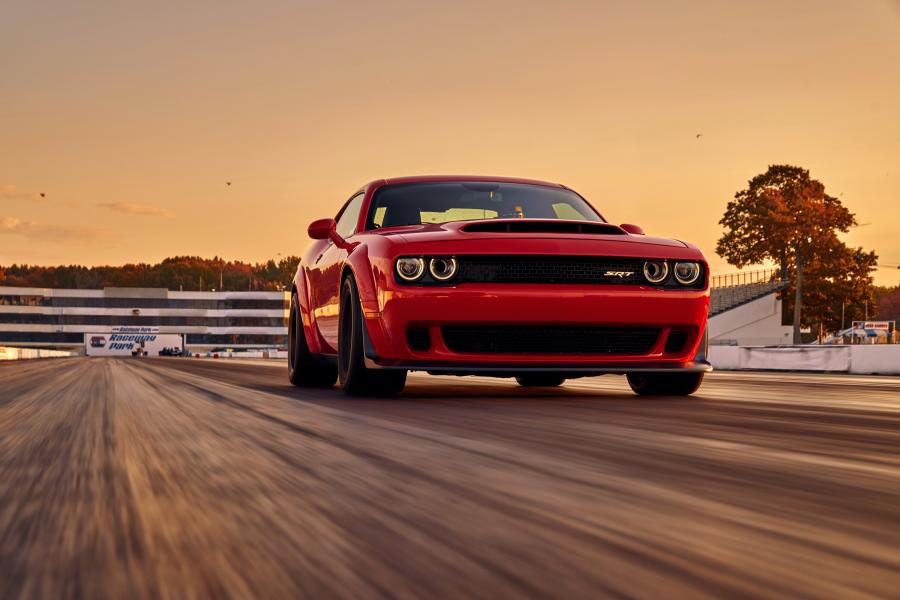  Dodge Challenger SRT Demon 2017 года  (фото 3 из 181)